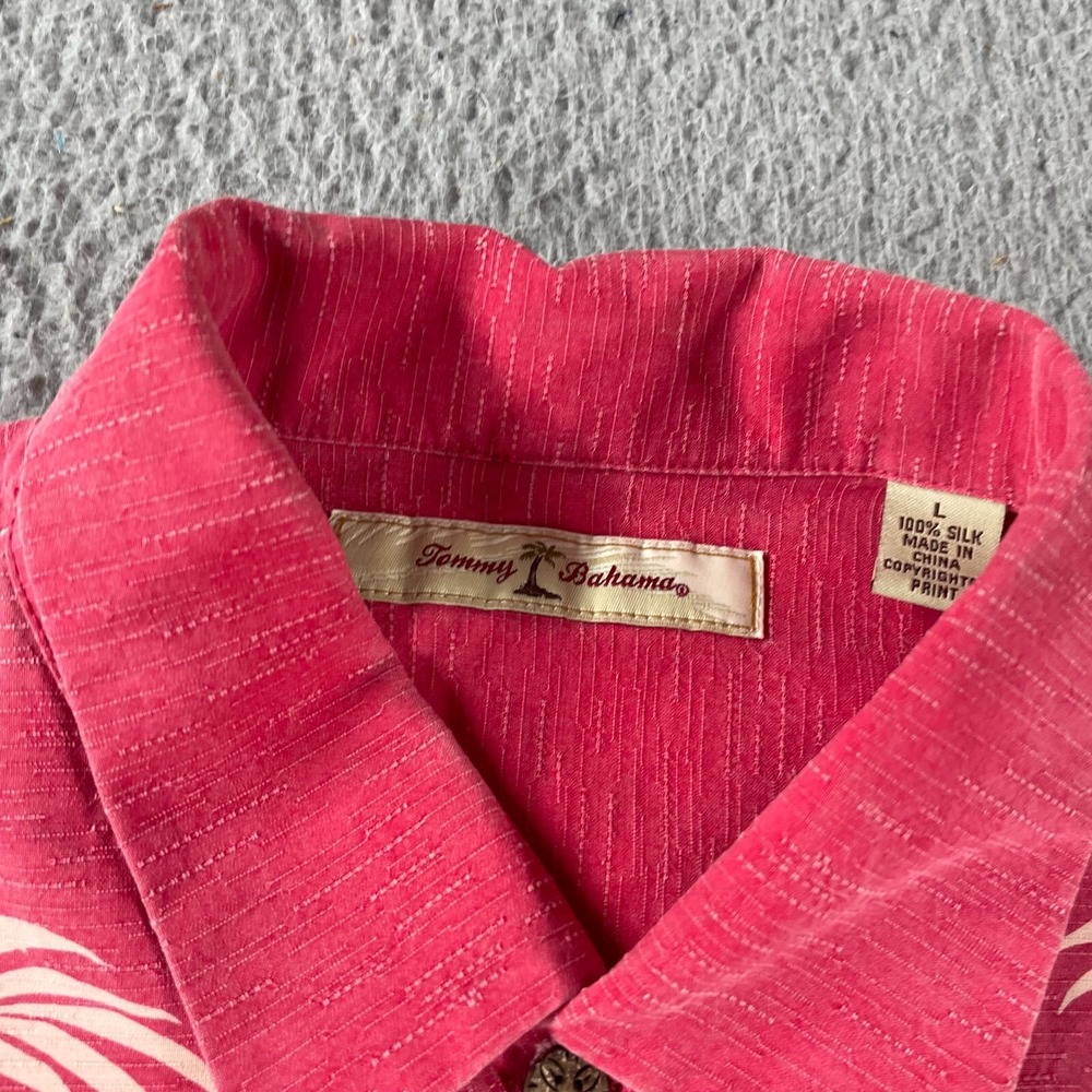 Tommy Bahama Silk Button Up Shirt Short Sleeve Hawaiian Adult Pink Palm Trees L - Picture 6 of 9